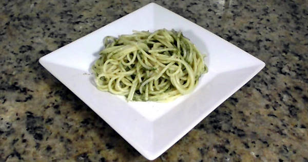 receita espaguete ao pesto